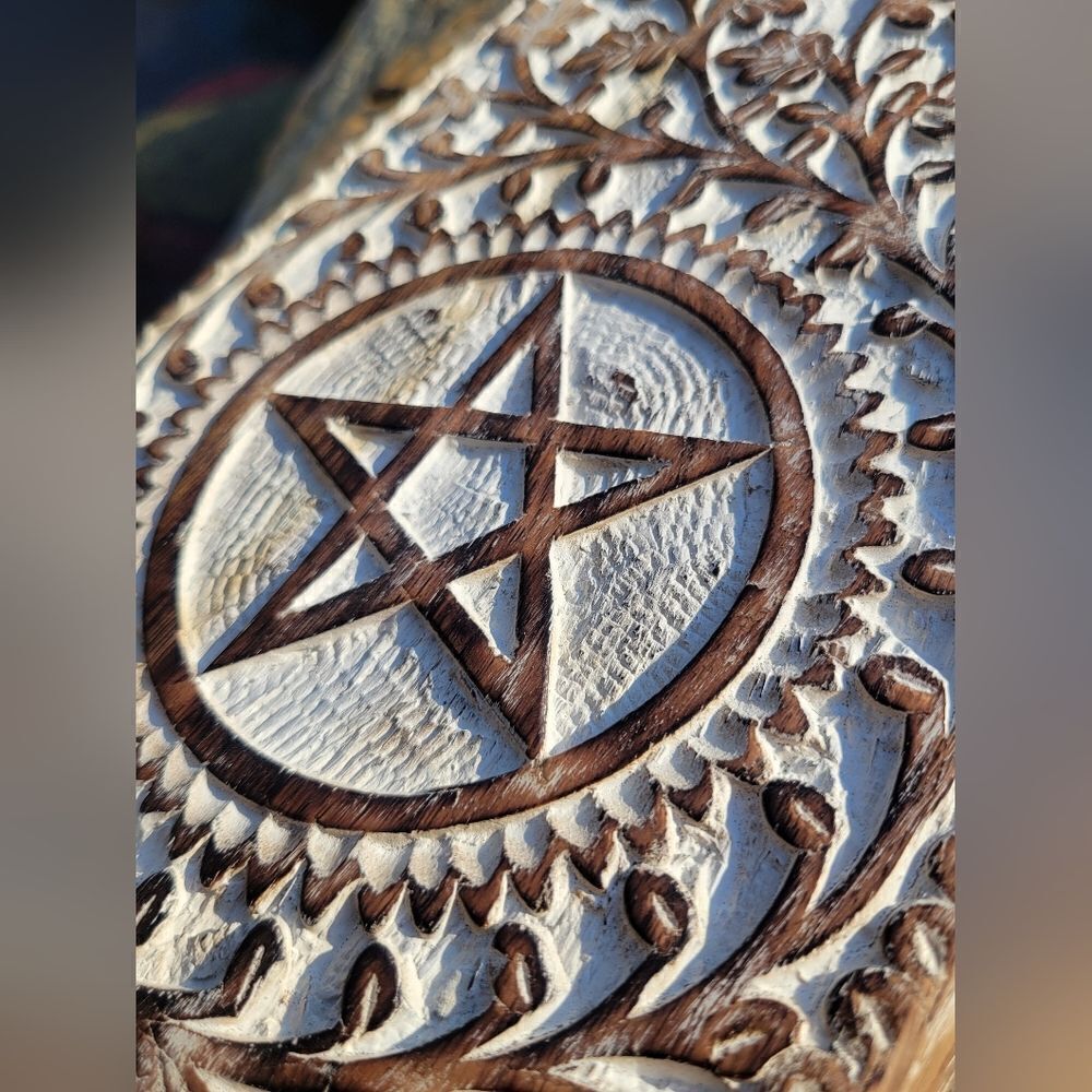Pentacle Handcarved Storage Box - Picture 13 of 16